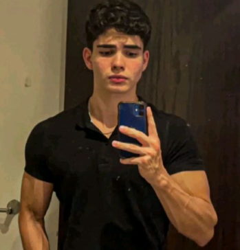 <em><strong>Mateo R.</strong></em>